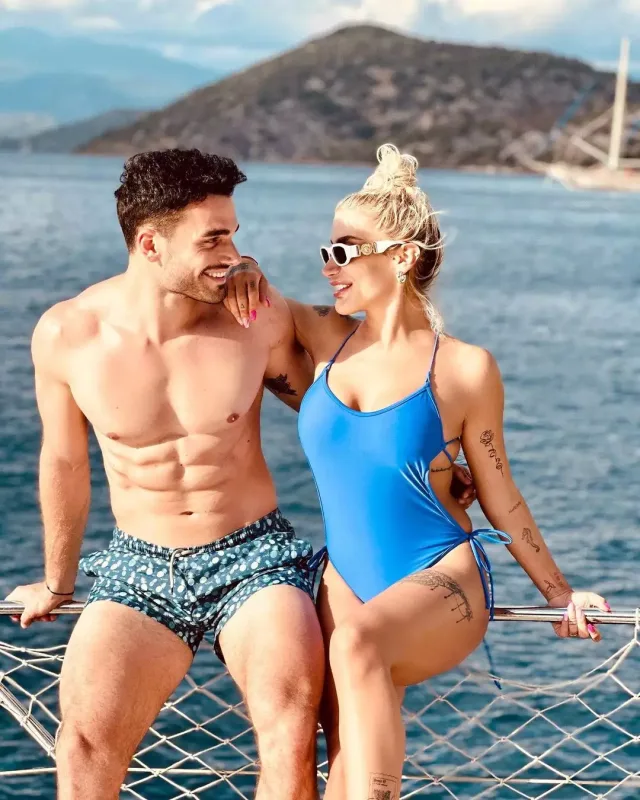 Haqqında yayılan xəbərləri ələ saldı