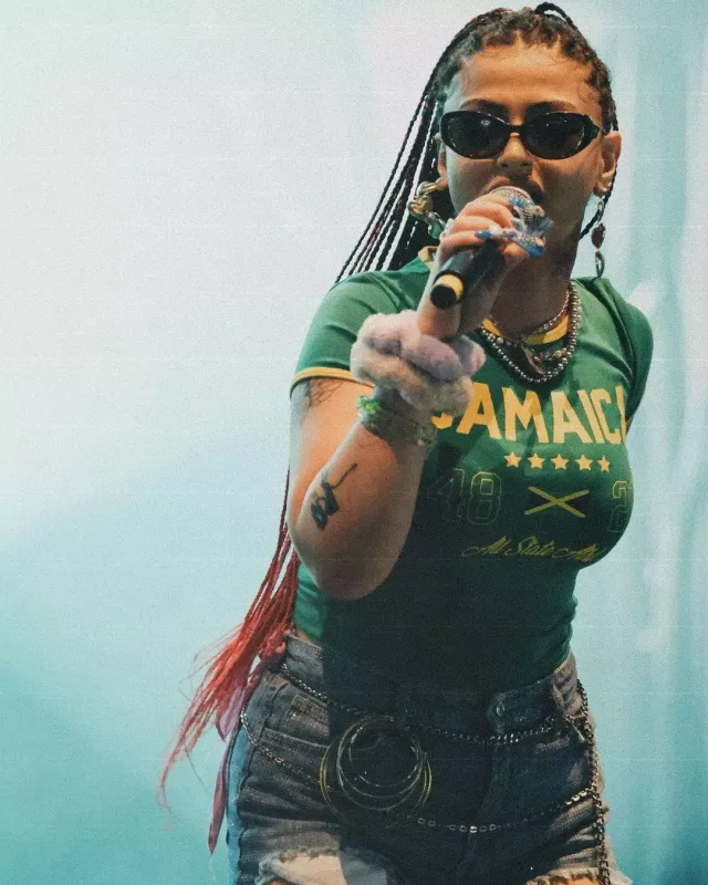 Alizade səhnəyə qayıtdı!