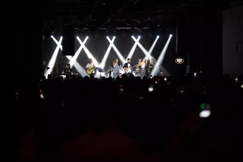 Röya ilə Rizvan izləyənləri 2000-lərə apardı