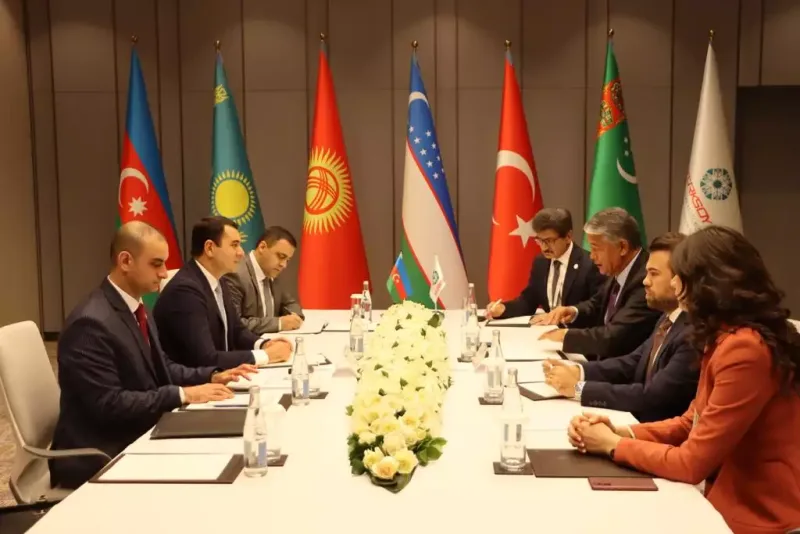 Adil Kərimli TÜRKSOY-un baş katibi ilə görüşüb