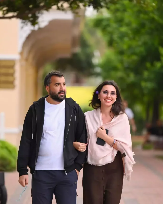 Fərhad Əliyevin qızı da müğənniliyə başladı