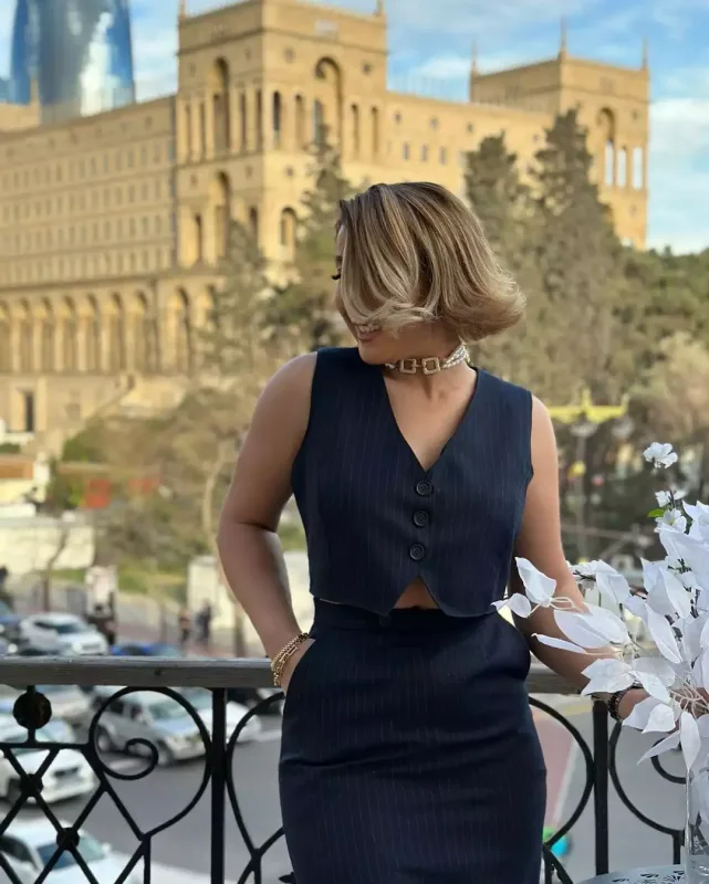 Günay yenə dəyişdi