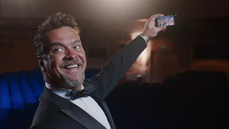 Beyaz iki verilişlə qayıdır