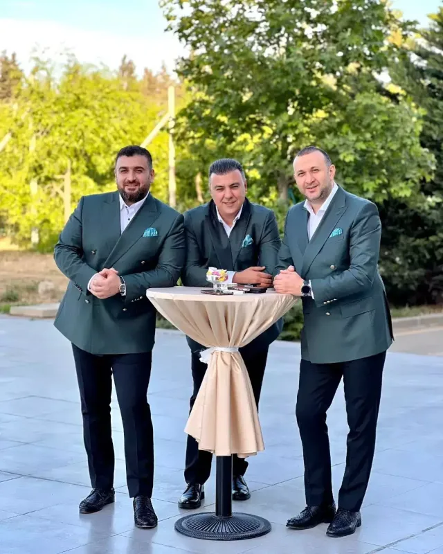 “Şeron” deputatla görüşdü