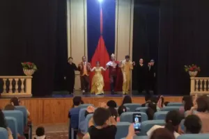 “Gözəl və Bədheybət” tamaşası maraqla qarşılanıb