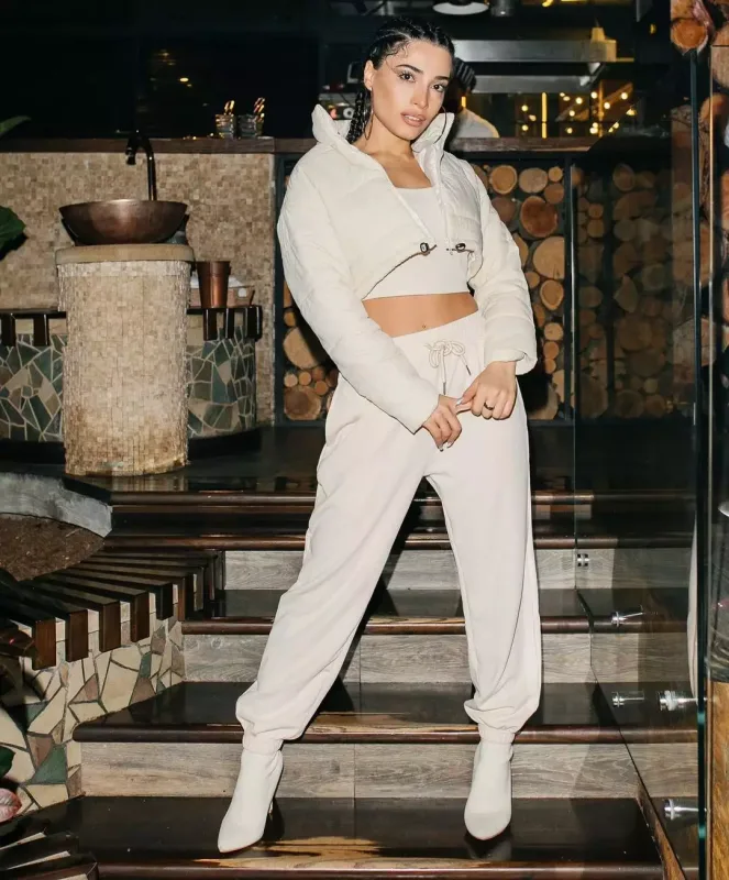 “Gic-gic fikirləri qızların beyninə az soxun”