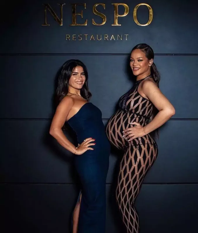 Rihanna bu dəfə “çılpaq” görüntüləndi