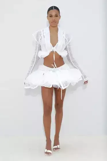 "Jacquemus" payız kolleksiyasını ulduzlar izlədi
