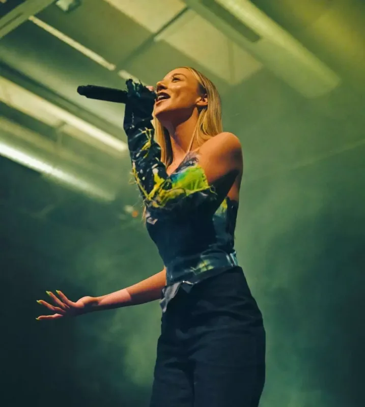 Aleyna Kalaycıoğlu Azərbaycan dilində mahnı oxudu: “Vurulmuşam”