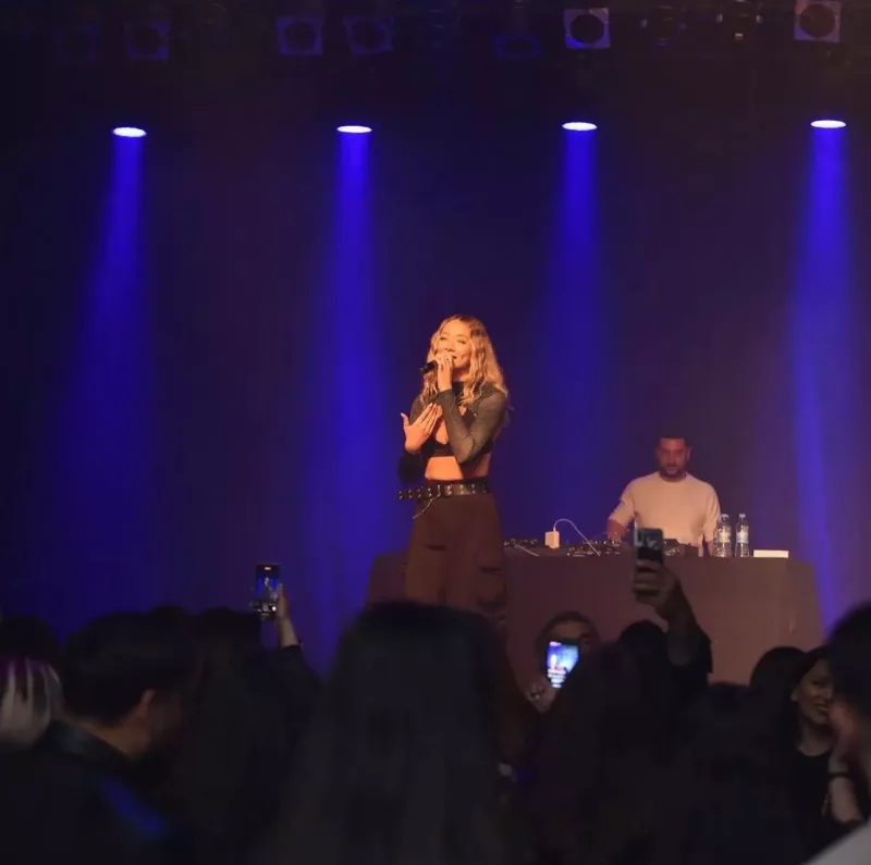 Aleyna Kalaycıoğlu Azərbaycan dilində mahnı oxudu: “Vurulmuşam”