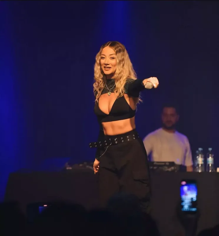 Aleyna Kalaycıoğlu Azərbaycan dilində mahnı oxudu: “Vurulmuşam”