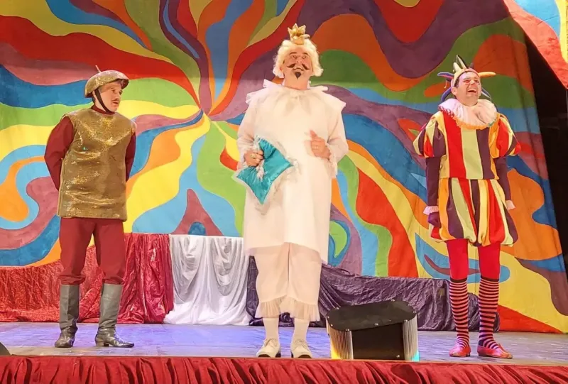 Teatrların qastrol səfərləri bayram günlərində də davam edəcək