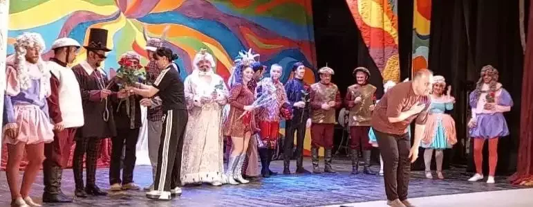 Teatrların qastrol səfərləri bayram günlərində də davam edəcək