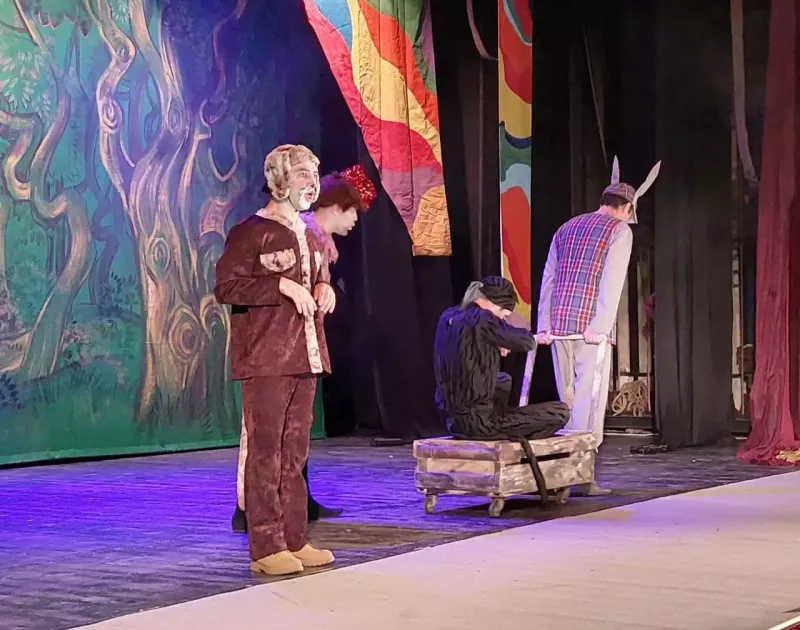 Teatrların qastrol səfərləri bayram günlərində də davam edəcək