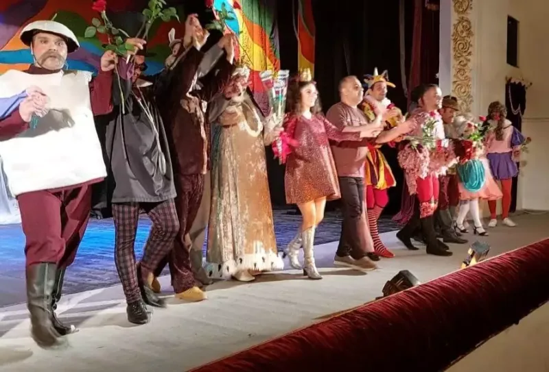 Teatrların qastrol səfərləri bayram günlərində də davam edəcək