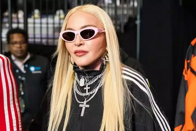 Xəstəxanadan evə buraxıldı, amma...