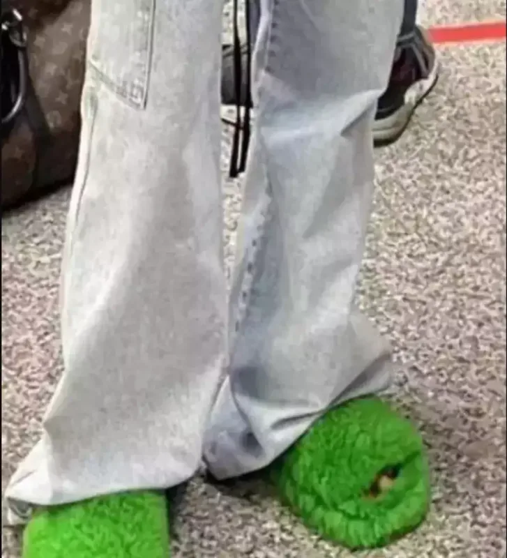 Serenayın gülüş mövzusu olan başmaqlarının şok qiyməti