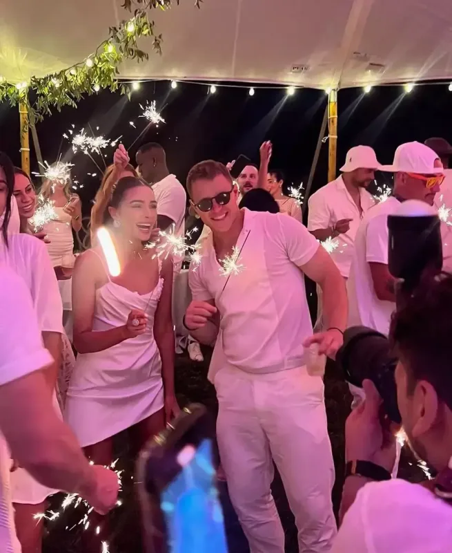 "Kainat gözəli" ərə gedir