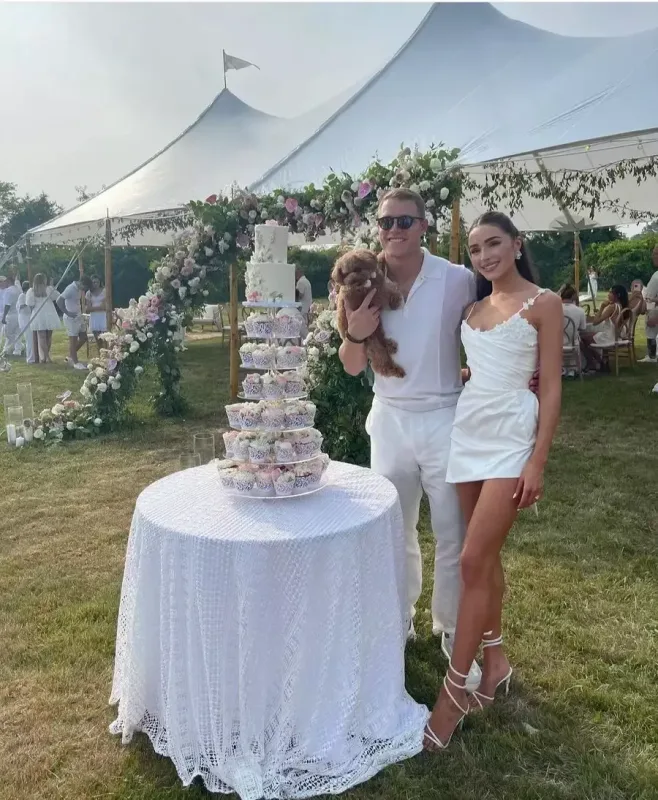 "Kainat gözəli" ərə gedir