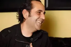 Məşhur müğənni vəfat etdi