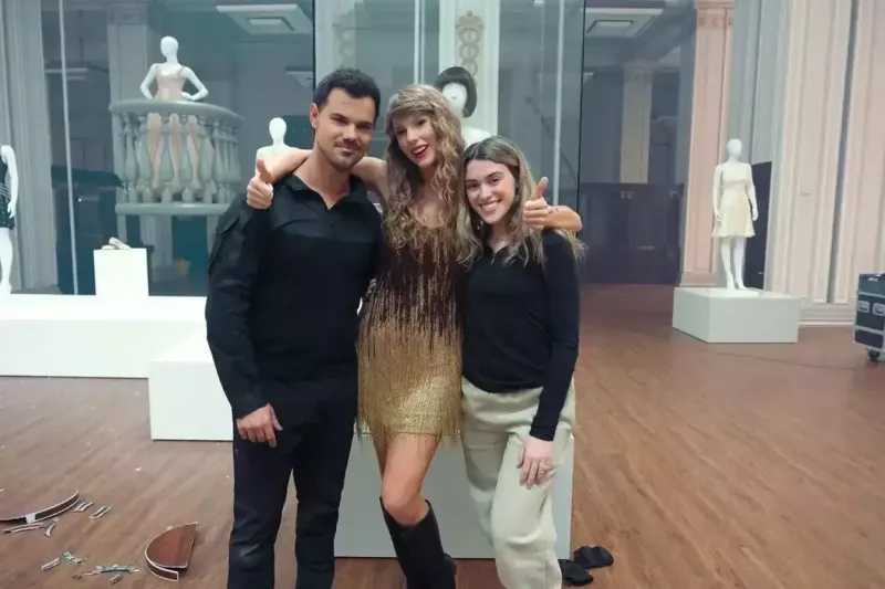 Həyat yoldaşı və keçmiş sevgilisi ilə bir arada