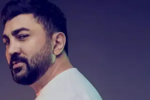 20 yaşlı qızla evlənəcəyəm deyən müğənniyə reaksiya: "Tökülüb çölə elə..."