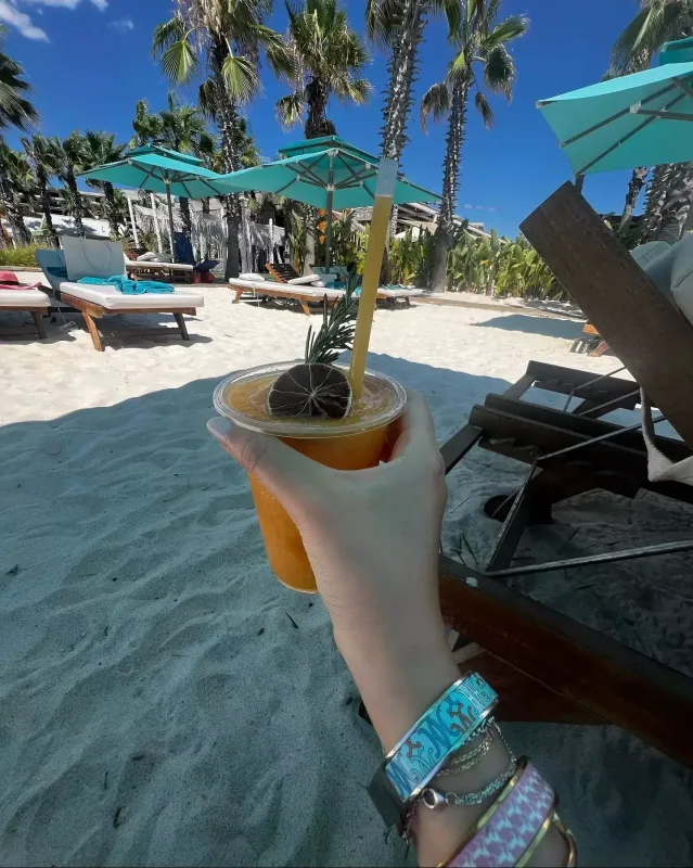 İstirahətindən fotolar paylaşdı