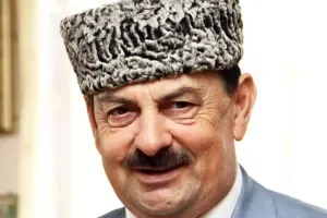 Mərhum Xalq artistinin oğlu atasının oxşarını görüb kövrəldi