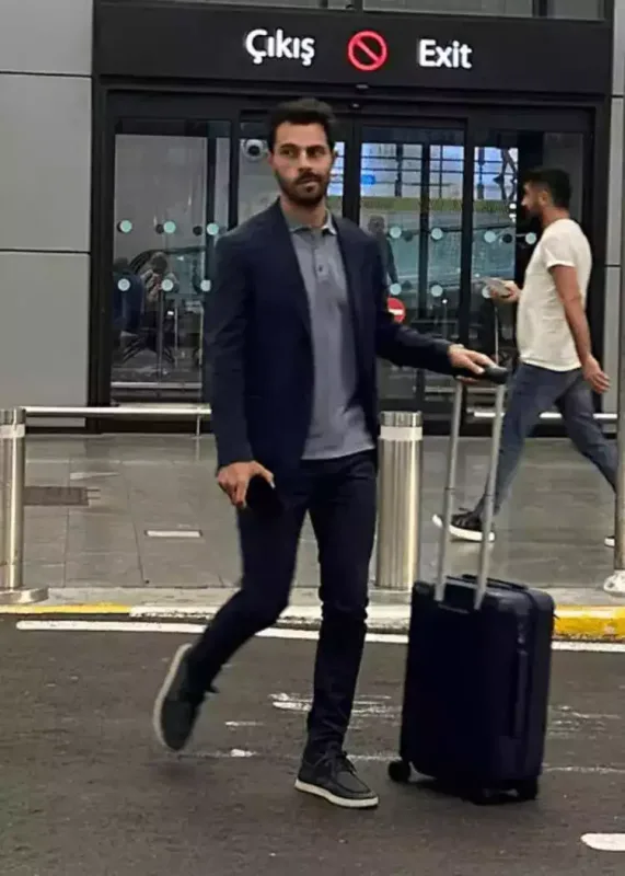 İtaliyadan eşq yaşadığı Handesiz qayıtdı