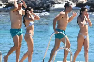 Evliliklərinin yeddinci ilini Bodrumda qeyd edirlər