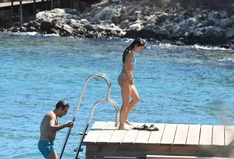 Evliliklərinin yeddinci ilini Bodrumda qeyd edirlər