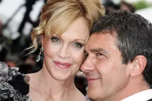 Keçmiş ərinə həsr etdiyi döyməni sildirib, yerinə...