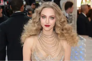 Fermada ailəsi və 34 heyvanı ilə yaşayır