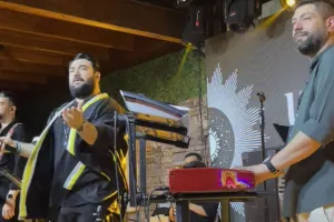 "Sakiler" qrupu Bodrum səhnəsini coşdurdu