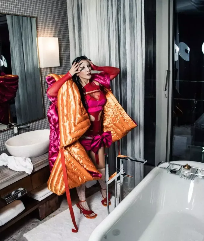 Bu dəfə yorğan geyindi