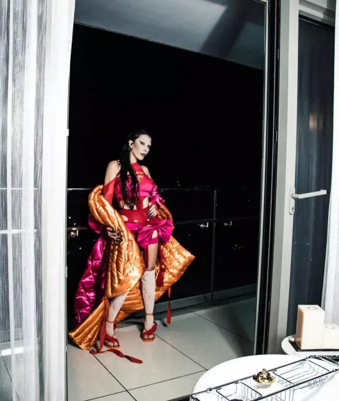 Bu dəfə yorğan geyindi