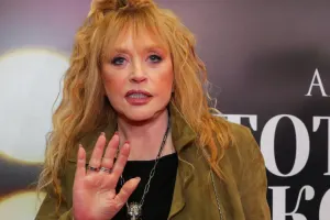 İstirahət etdiyi villaya ayda 15 milyon ödəyir