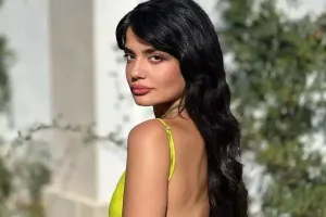 Səhnədə ad günü sürprizi