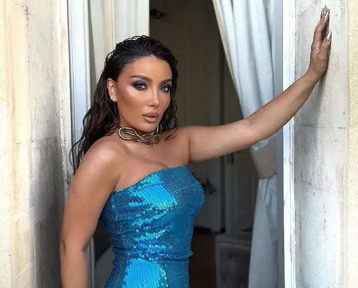 10 illik mahnısına yeni nəfəs verdi