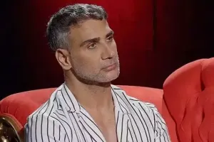 "14 yaşımda həbsxanada ürəyimdən bıçaqlandım"