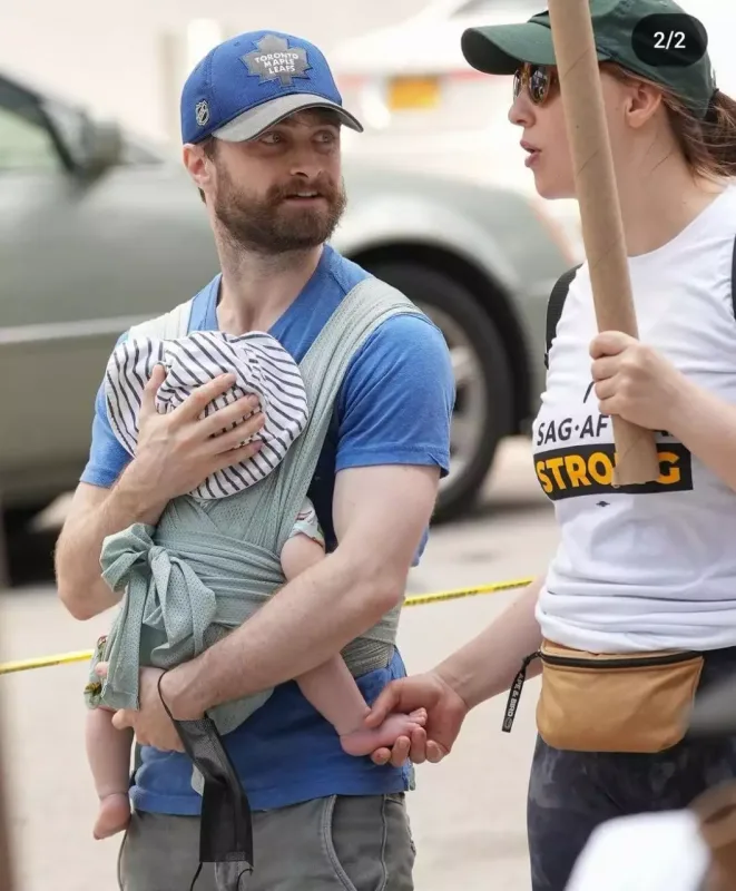 Etiraz aksiyasına 4 aylıq körpəsi ilə qatıldı