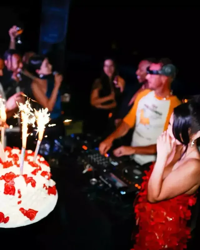 Ad gününü belə qeyd etdi