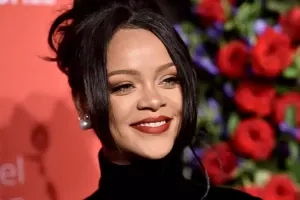 Rihanna bu dəfə belə görüntüləndi