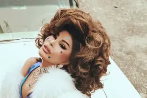 Aygün Kazımova fərqli obrazda