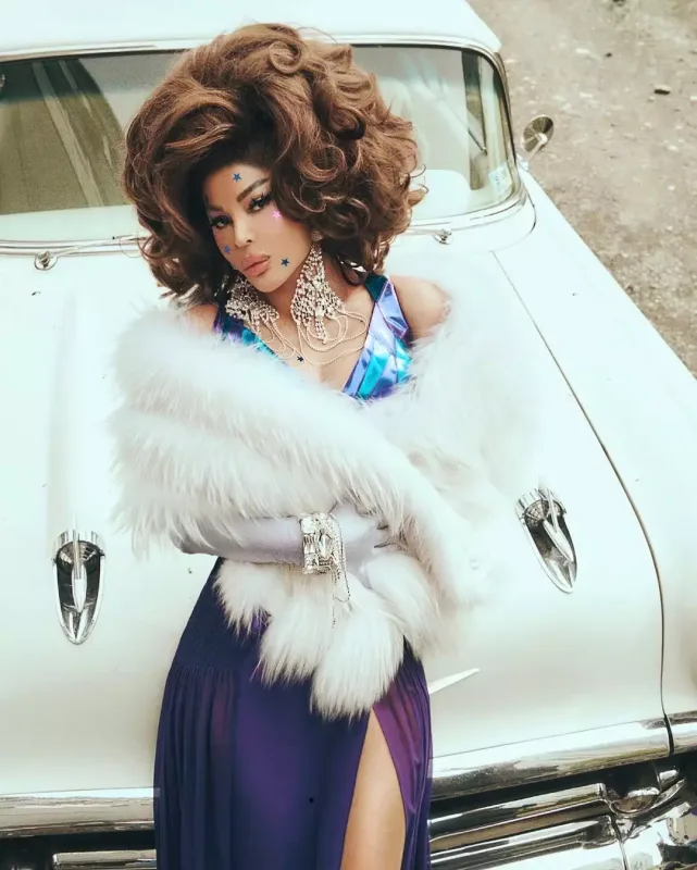 Aygün Kazımova fərqli obrazda