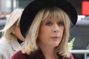 Yataqdan qalxa bilmir