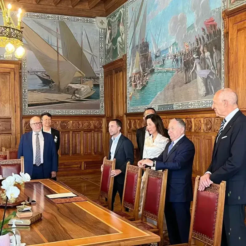 Aktrisa nişanından 19 il sonra ərə getdi