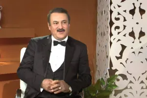 "Ağsaqqal kimi doğulmalısan"