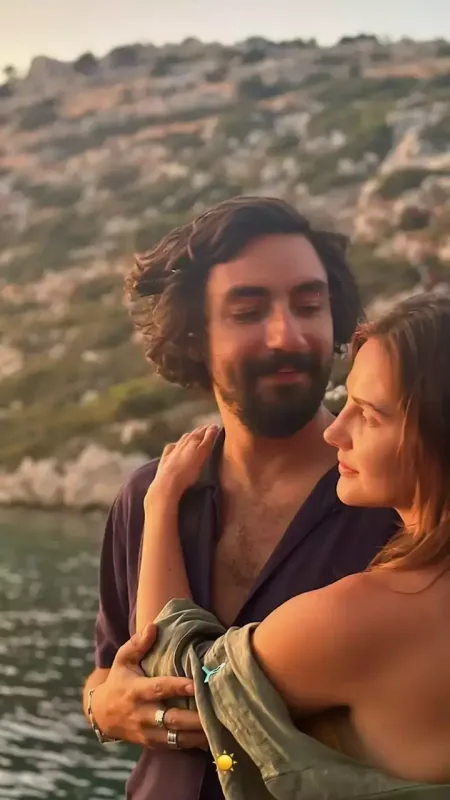 17 yaş böyük sevgilisindən ayrıldı, yenisini tapdı