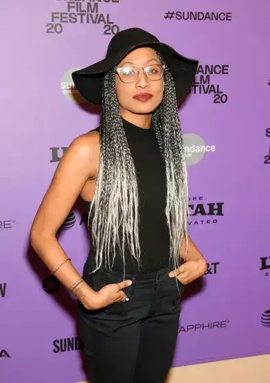 O da Lizzodan şikayətçidir